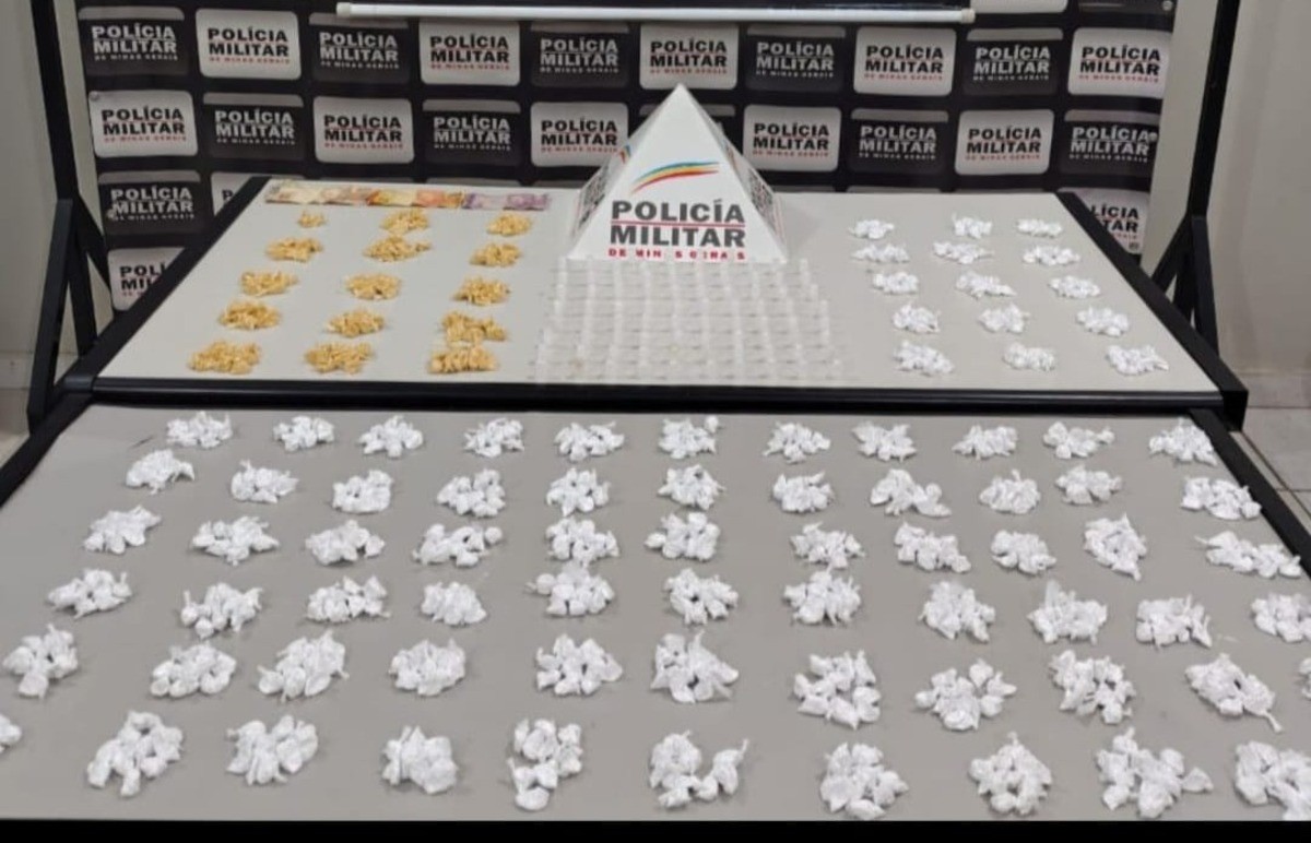 Polícia encontra mais de mil papelotes de cocaína escondidos dentro de tanque de lavar roupa em Muriaé