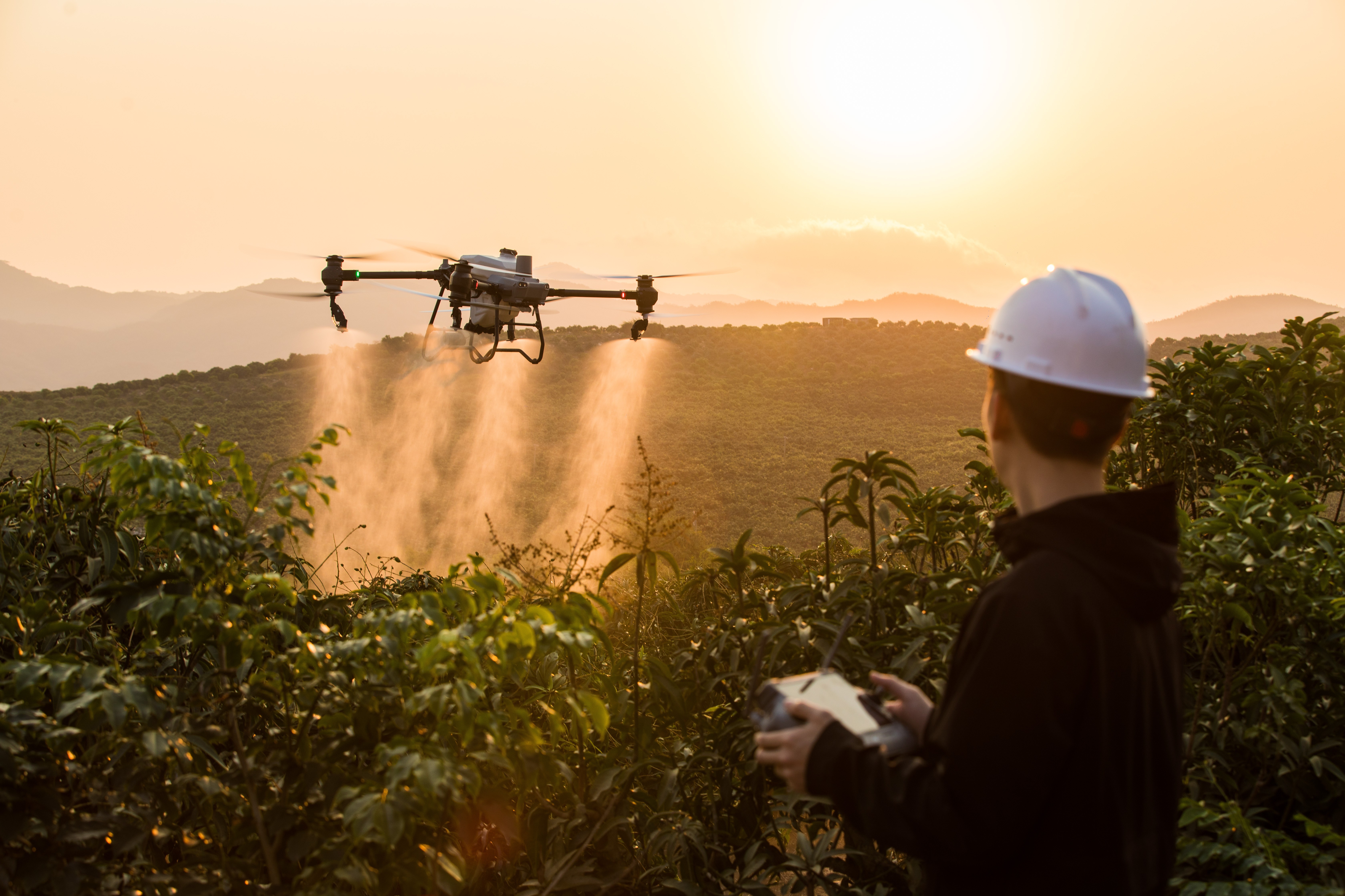 Mais autonomia no campo: Jacto amplia portfólio de drones agrícolas