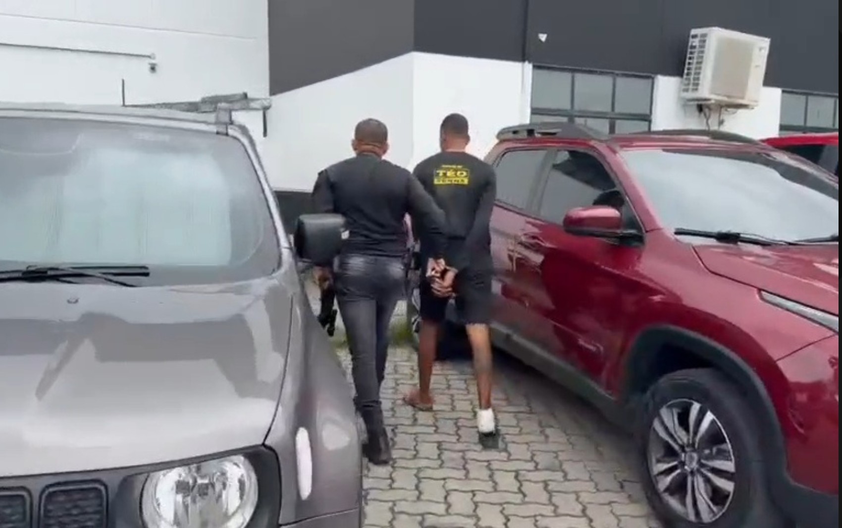 Operação prende suspeito por tráfico e apreende drogas, munições e rádios na Bahia