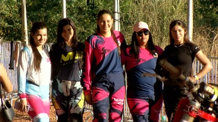 Adrenalina do motocross tem conquistado a atenção das mulheres