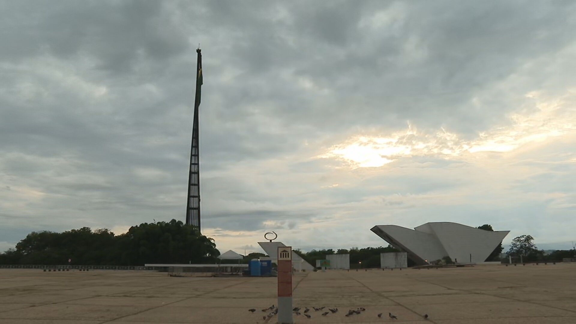 DF terá céu encoberto e chuvas isoladas nesta semana; veja previsão