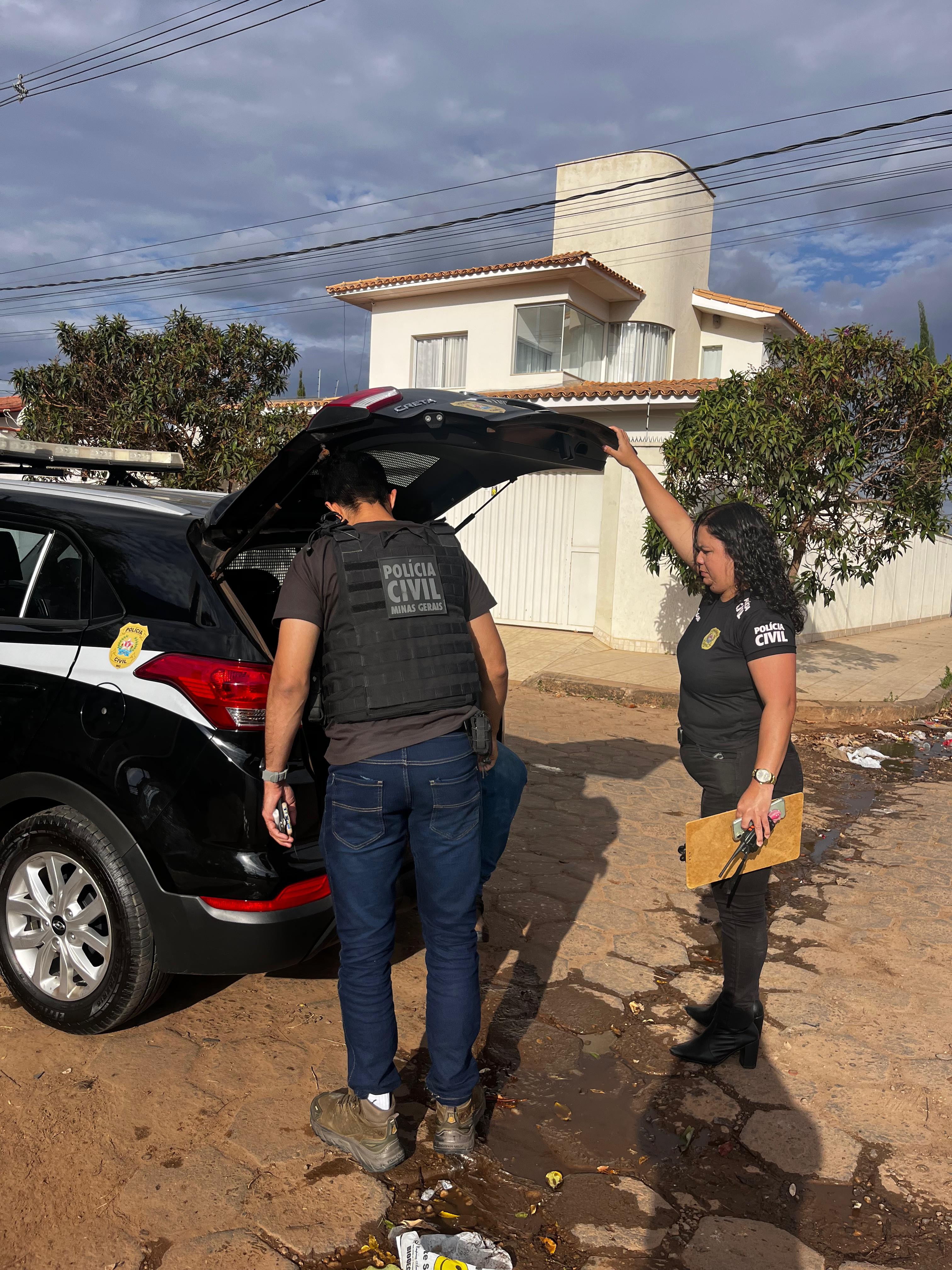 Homem é preso suspeito de ameaçar e perseguir a ex-companheira em Taiobeiras