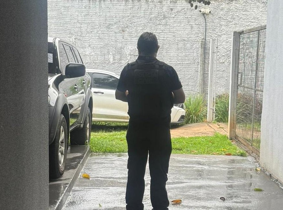 Homem é preso em MT suspeito de furtar caminhonetes para vender na Bolívia — Foto: PJC- MT