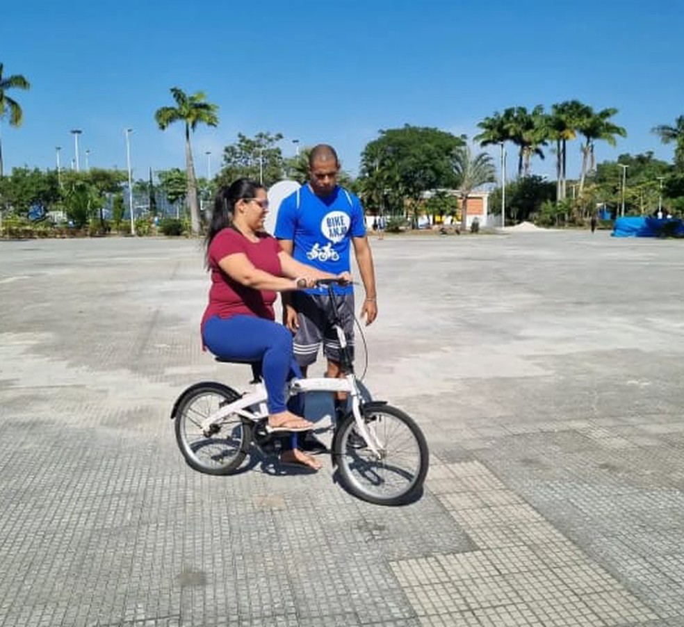 Em 12 anos, voluntários do Bike Anjo ES ensinam mais de 2.500 pessoas a andar de bicicleta no Espírito Santo — Foto: Bike Anjo ES/Reprodução