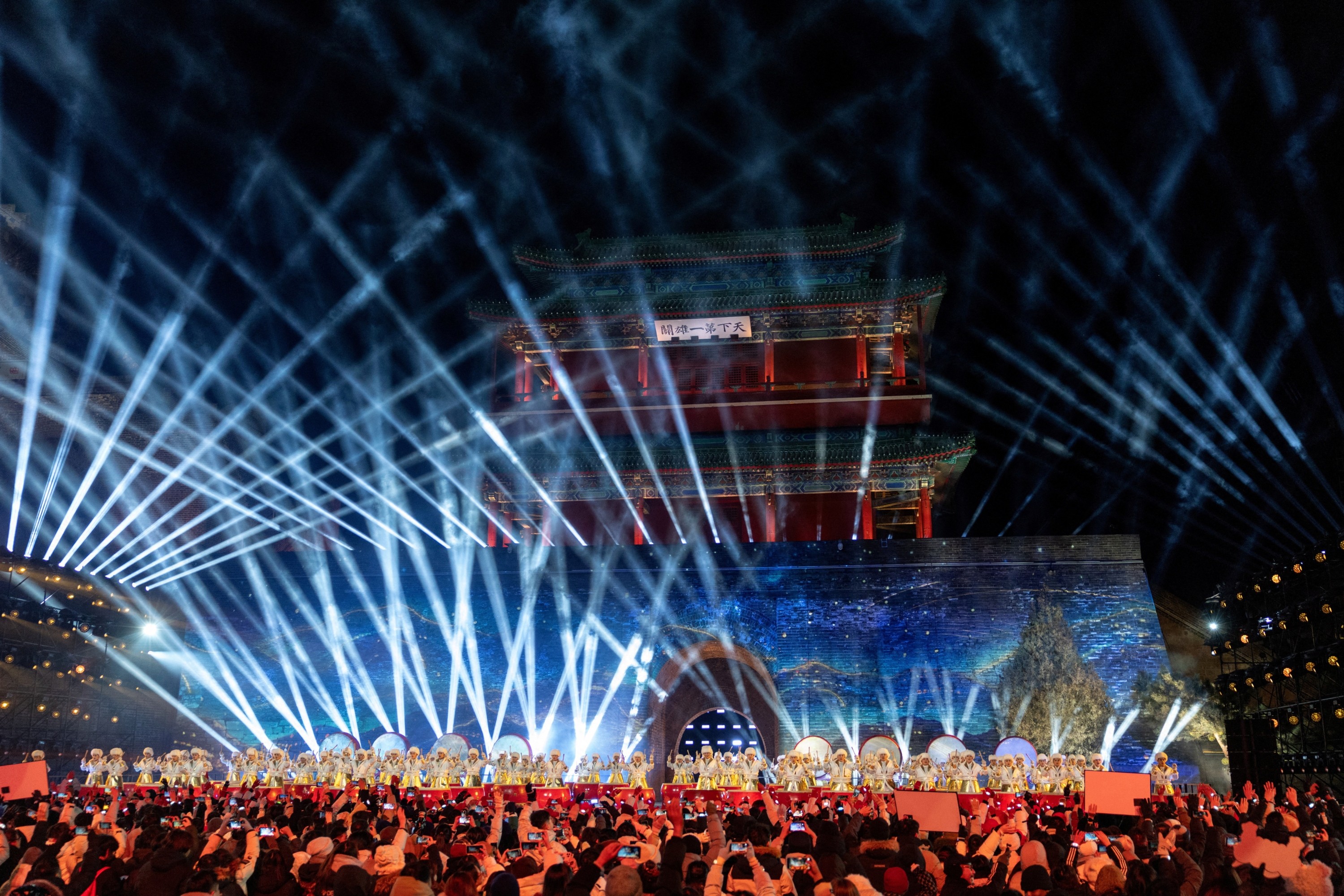 Ano Novo 2026: veja FOTOS e VÍDEOS das festas de réveillon pelo mundo