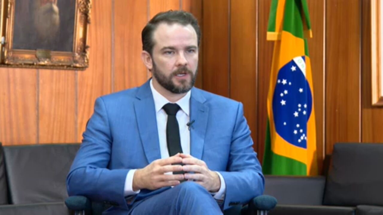 Ministro da Fazenda diz que pessoas e empresas alvos de sanções dos EUA já estavam sendo investigadas: 'interferência nos preocupa'