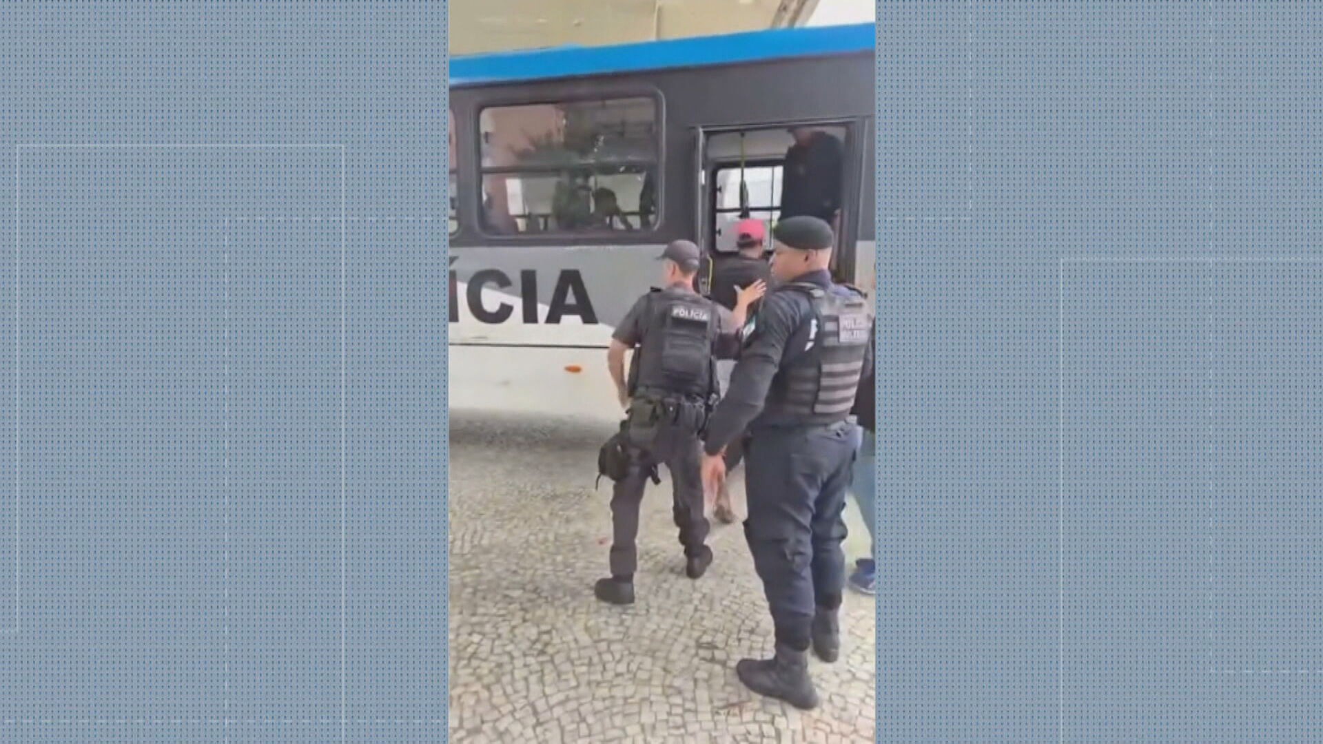 PM prende 18 'flanelinhas' ao redor do Maracanã que cobravam até R$ 100 por vaga na rua em dia de jogo
