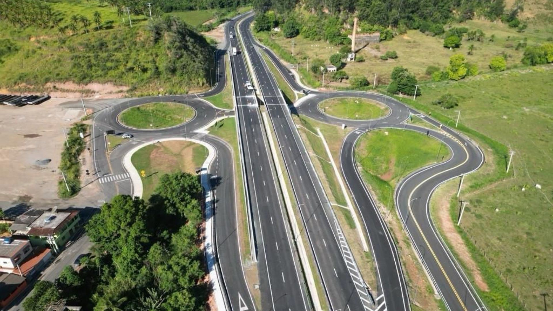 Mais da metade das pessoas que morreram em acidentes em carros ou caminhões na BR-101 estavam sem cinto