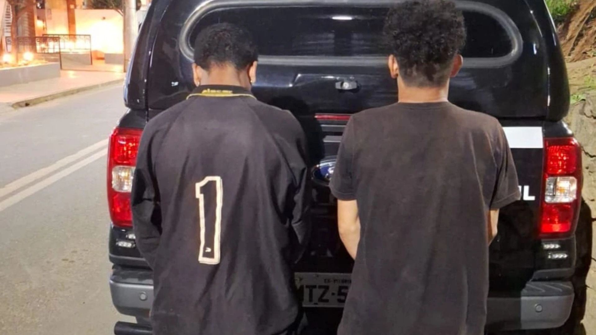 Irmãos são presos por matar jovem com facão e foice em emboscada, no ES