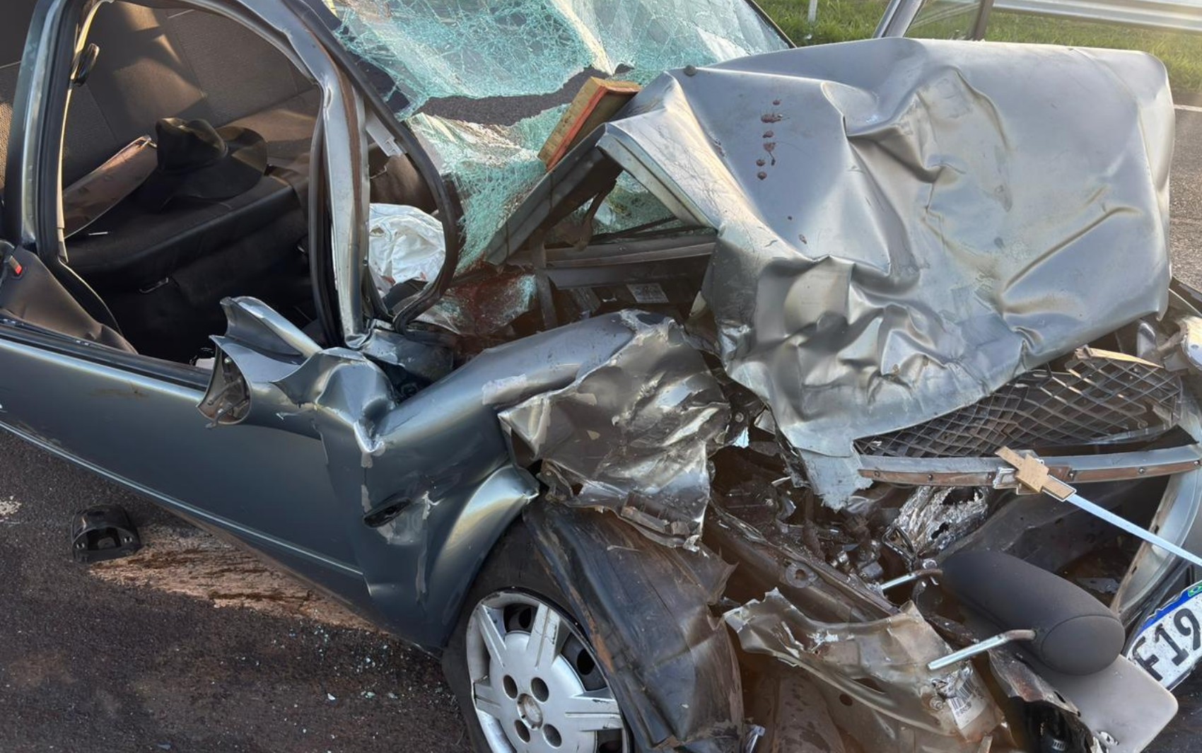 Ambulância é atingida por carro durante atendimento em rodovia de SP; 7 ficaram feridos