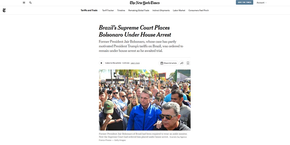 Reportagem do The New York Times sobre prisão domiciliar de Bolsonaro — Foto: Reprodução