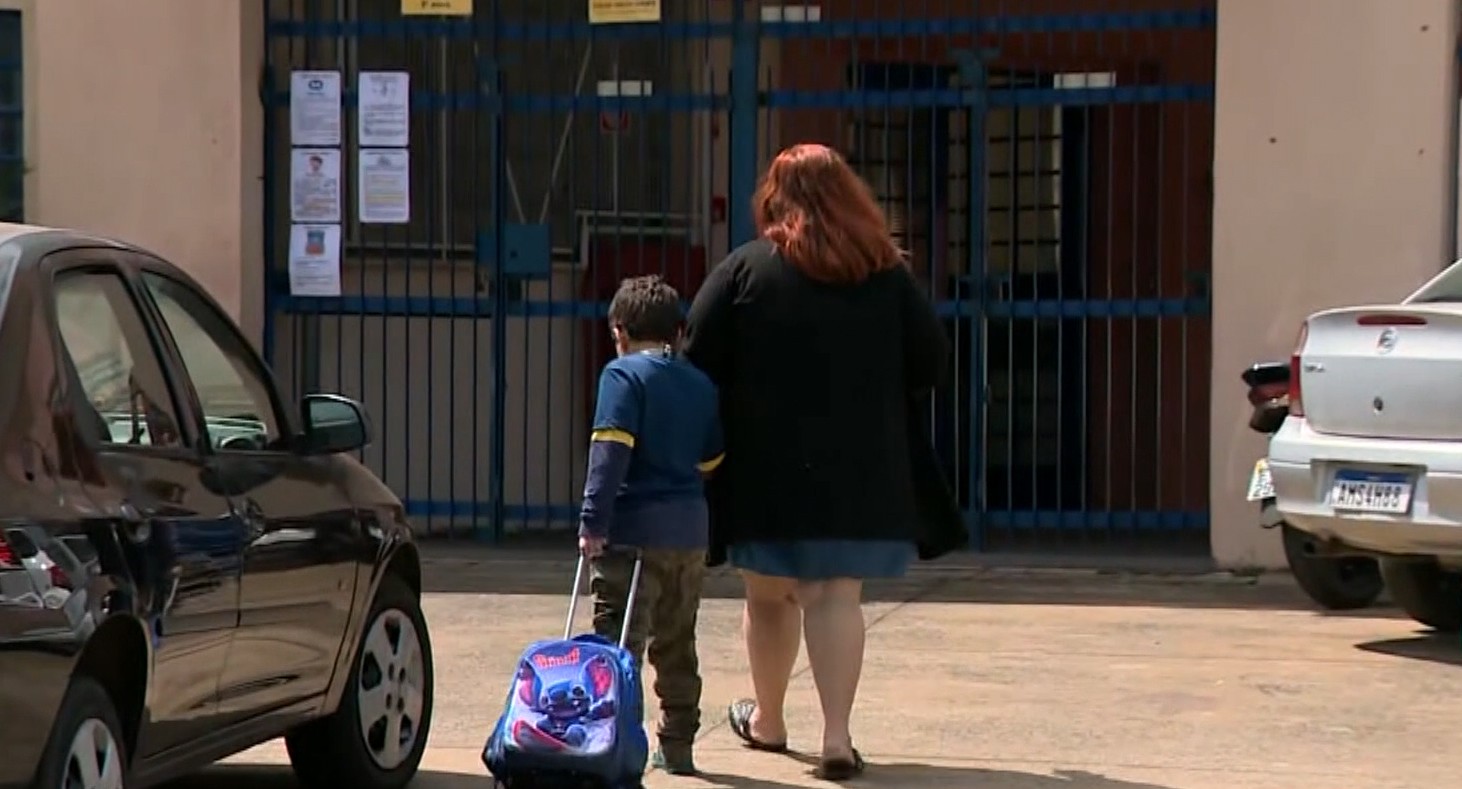 Mãe denuncia falta de adaptação em escola de Limeira para receber filho com autismo