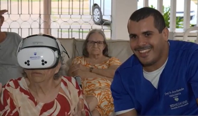 Realidade virtual é usada para que idosos 'viajem' sem sair do lugar: 'é uma vivência inigualável'