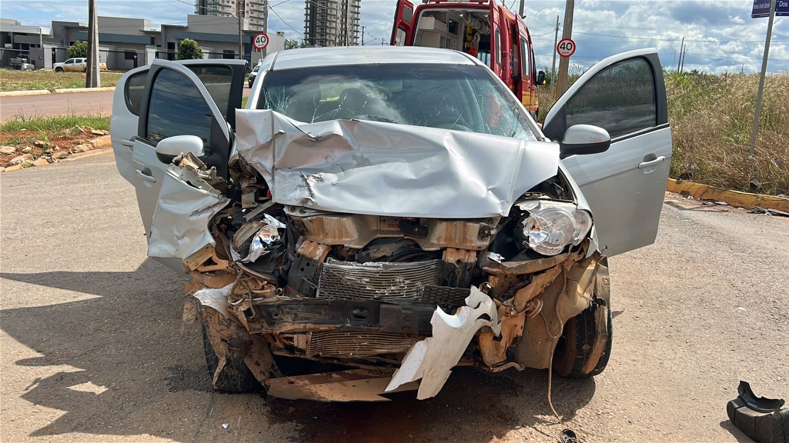 Sete pessoas ficam feridas após batida entre carros em cruzamento de Sorriso (MT)