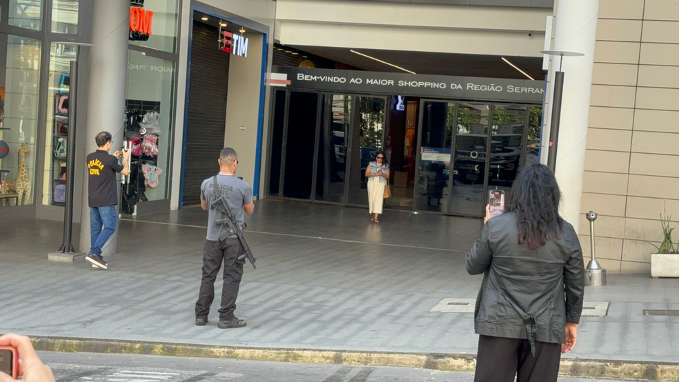 Perita da Polícia Civil fez o papel de Anic na reprodução simulada — Foto: Carlos Miranda/g1