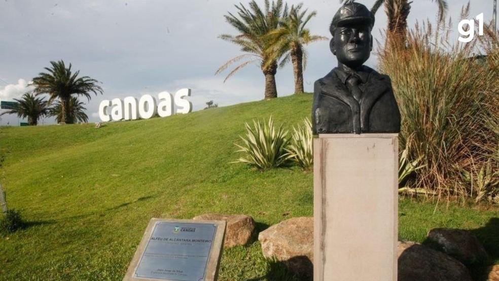 Praça em Canoas tem nome e busto em homenagem ao militar Alfeu de Alcântara Monteiro — Foto: Arquivo Pessoal
