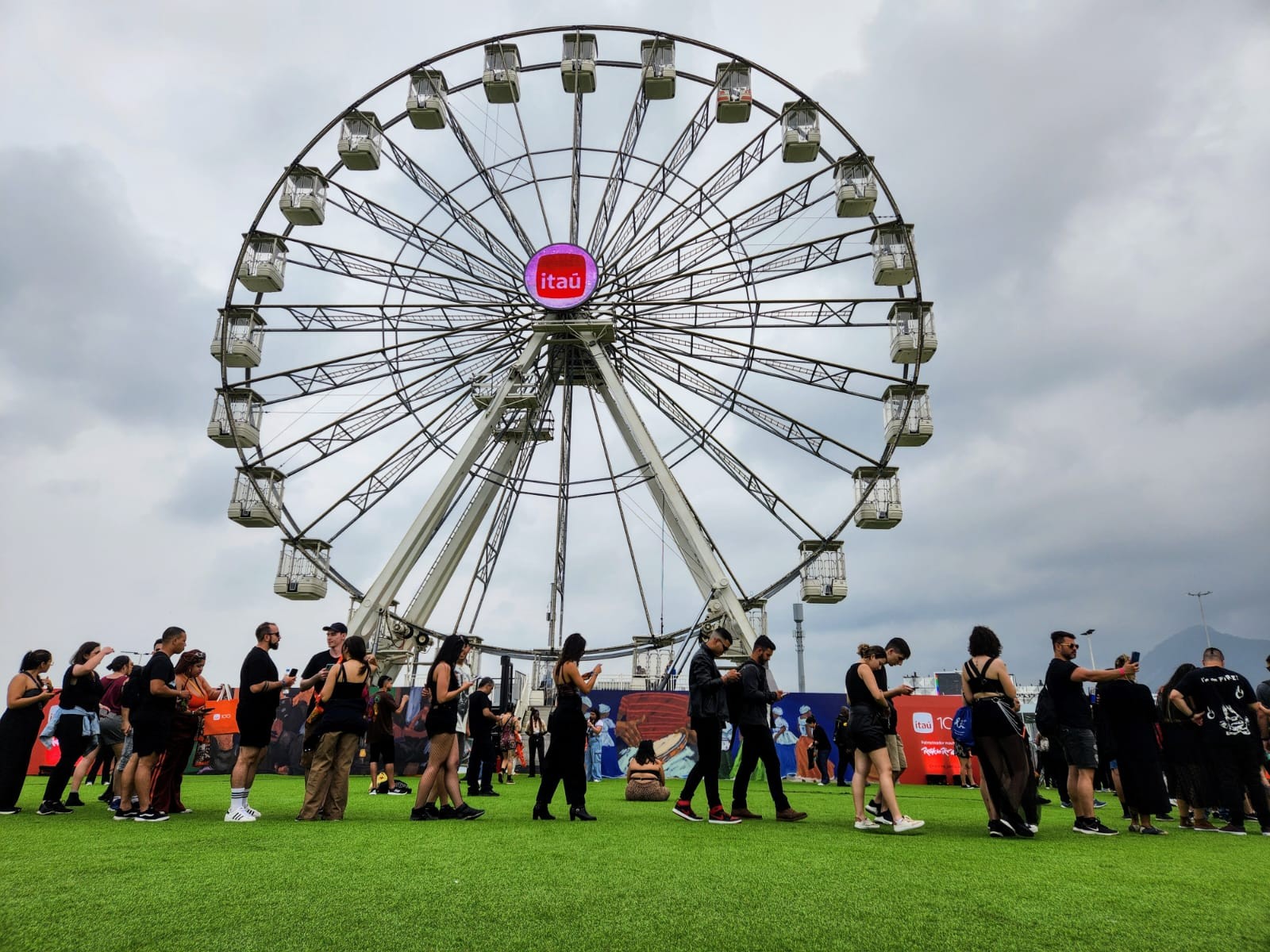 Previso do tempo no Rock in Rio: festival retorna com sol, mas deve chuva a partir de sbado