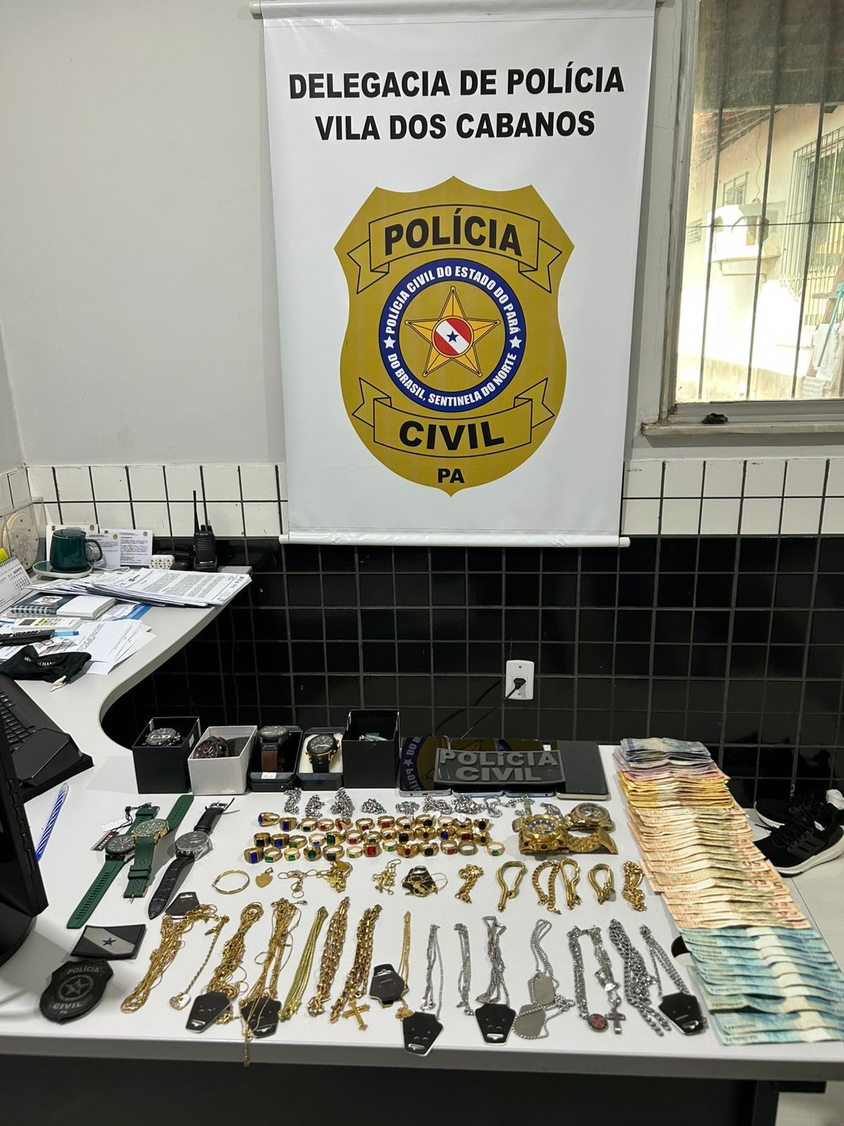 Funcionário é suspeito de furtar loja onde trabalhava e polícia recupera dinheiro e joias no Pará