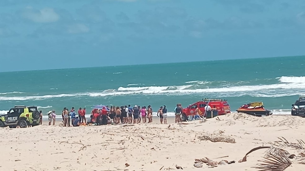 Turista de São Paulo morre afogado na praia de Porto das Dunas, na grande Fortaleza. — Foto: Reprodução