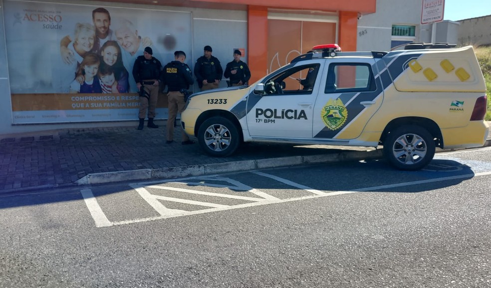 Aluno-soldado da PM mata ex-esposa e advogado em clínica de Araucária, diz polícia — Foto: Victor Hugo Bittencourt/RPC