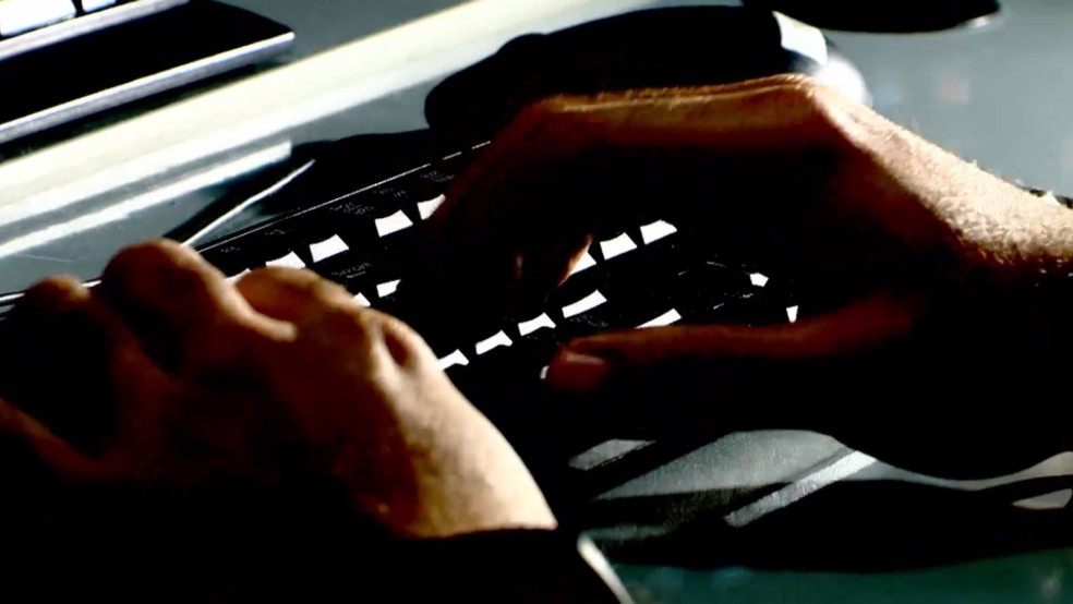 Pornografia de revanche se refere à divulgação não consentida de fotos ou vídeos íntimos — Foto: Reprodução/TV Gazeta