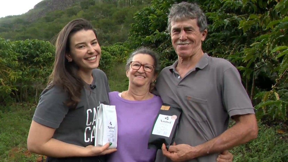 Família de produtores de café da Região Serrana do ES — Foto: Reprodução/TV Gazeta