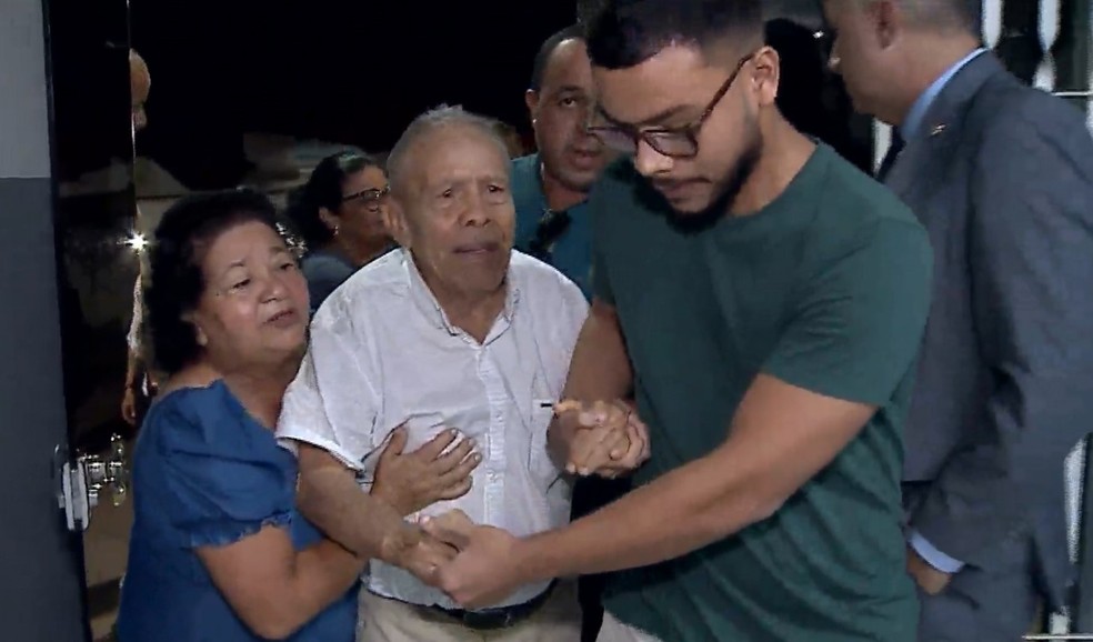 Raimundo Reis foi resgatado por volta das 3h de hoje e levado à Superintendência Estadual de Investigações Criminais do Maranhão (Seic-MA) — Foto: Reprodução/TV Mirante