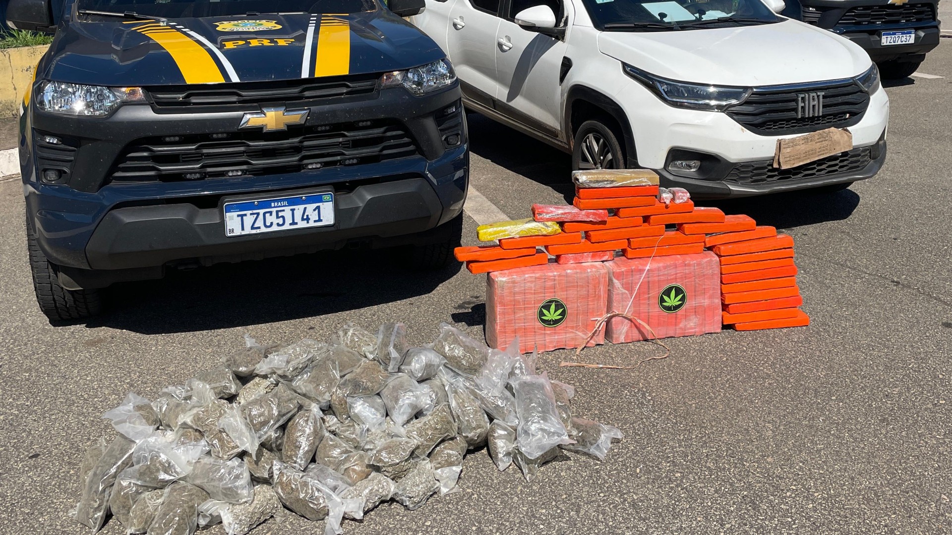 Mecânico gasta dinheiro de conserto de carro que não conseguiu arrumar, aceita transportar drogas e acaba preso na BR-262