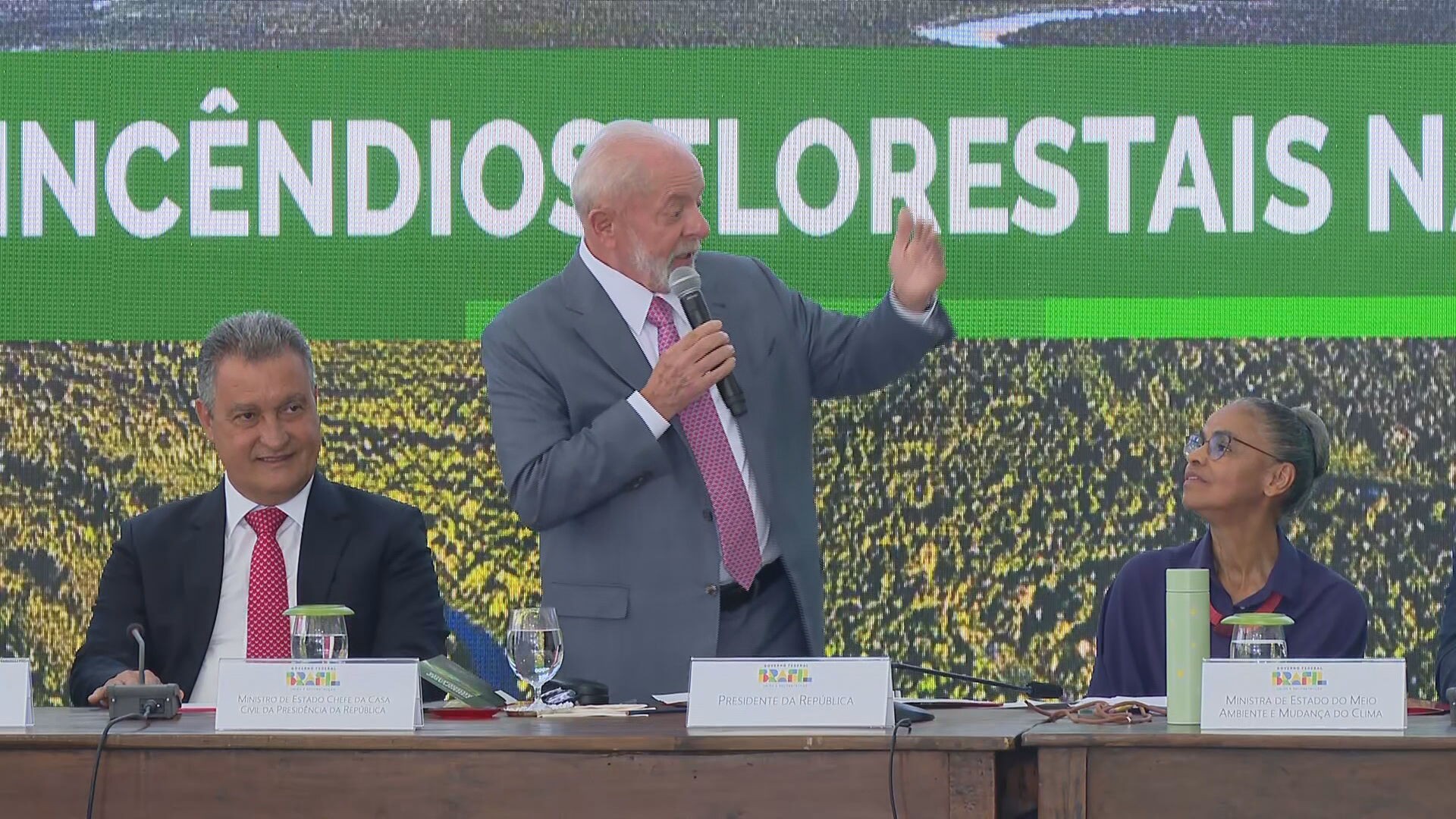 Sem citar Musk, Lula diz que 'bilionário tentando fazer foguete' tem que usar dinheiro para proteger meio ambiente