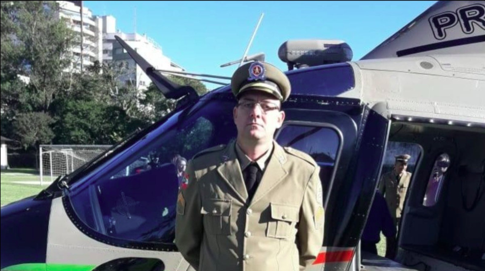 Sargento da PM morre após ser atingido por tronco de árvore em SC