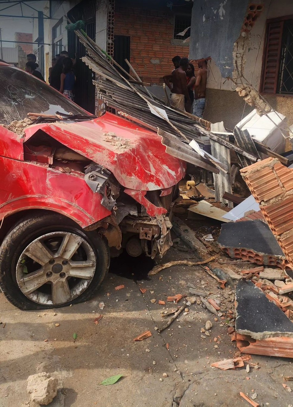 Carro envolvido em acidente no Jardim Aureny IV tinha mais de R$ 18 em multas — Foto: Reprodução/ATTM Palmas