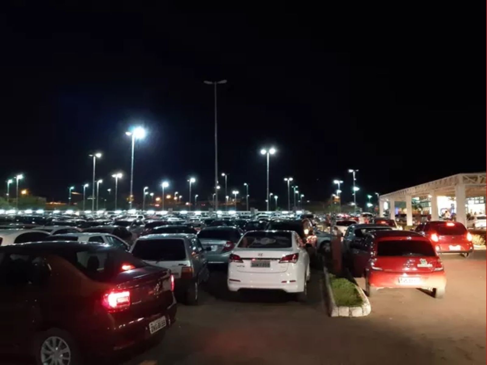 Shopping no Acre aumenta em 143% valor do estacionamento e MP pede suspensão do reajuste