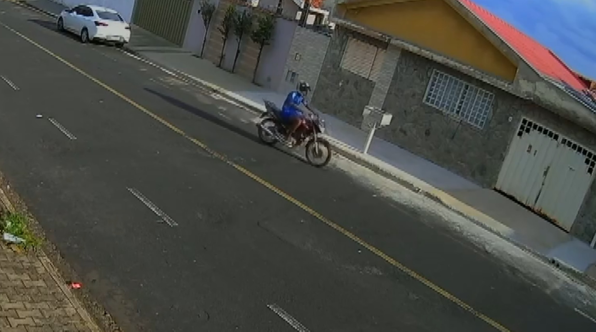 Mulher localiza ladrão e recupera moto dela furtada dentro de casa em Franca, SP