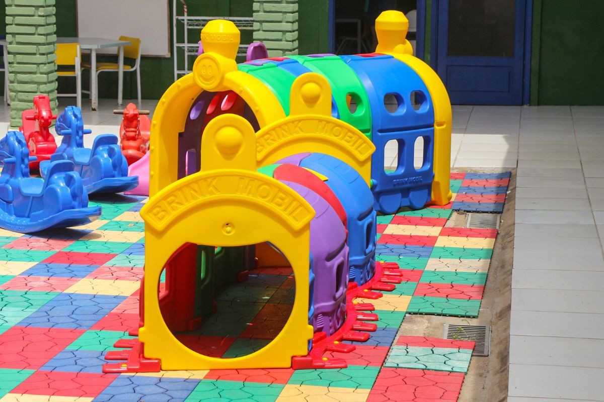 Justiça manda soltar inspetor acusado de estuprar alunos de 5 anos em escola no litoral de SP