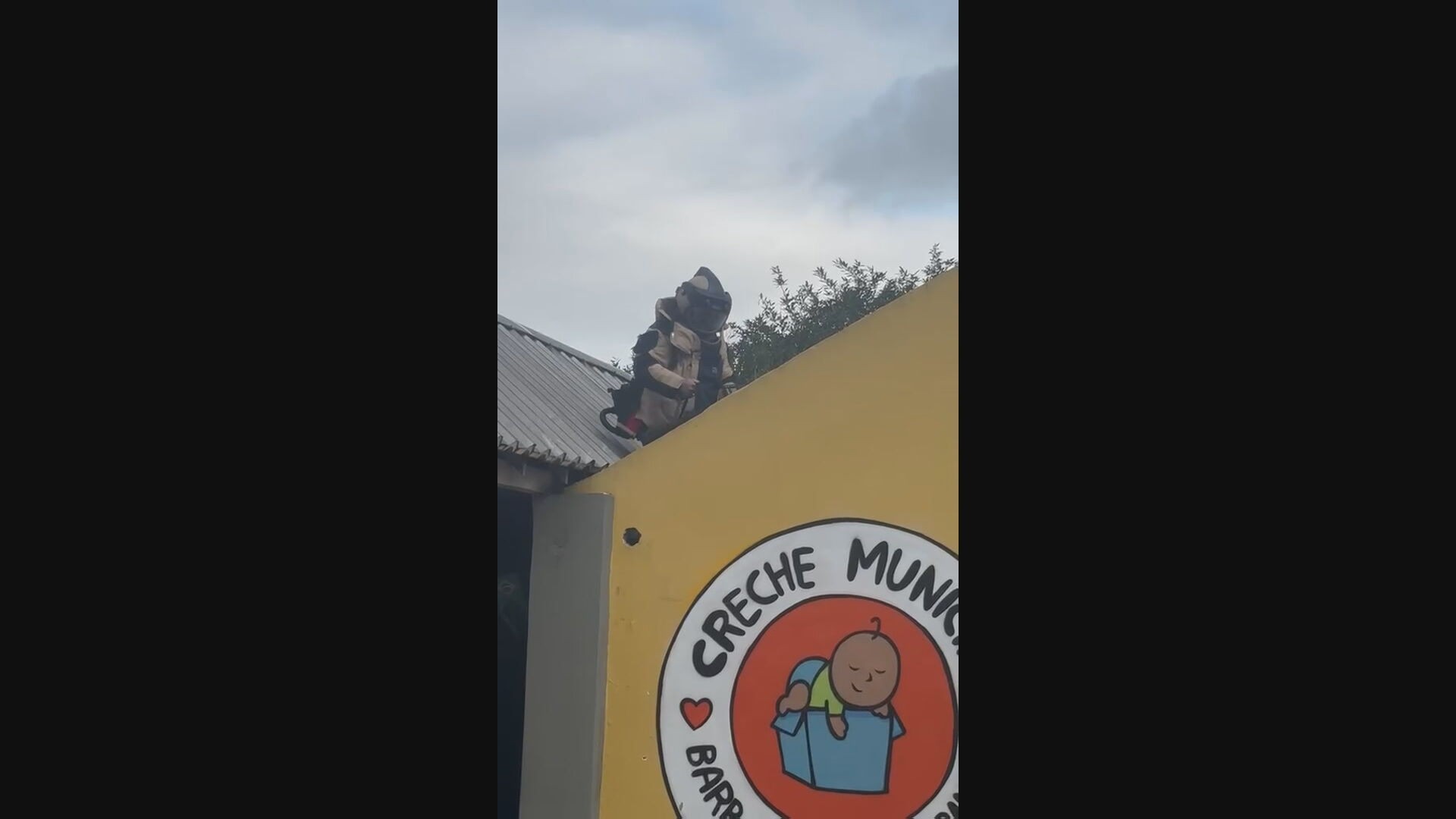 Granada é encontrada em telhado de creche na Zona Norte do Rio e detonada pelo Esquadrão Antibombas