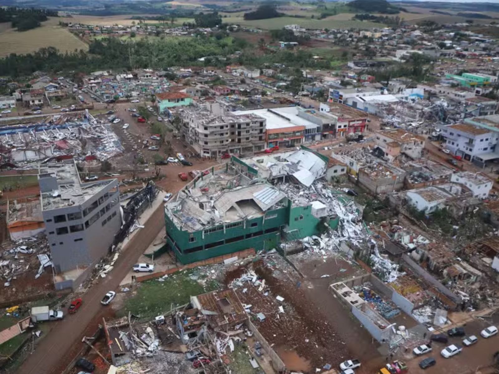 Investigação apura desvios de doações para vítimas de tornado que destruiu 90% de cidade do Paraná