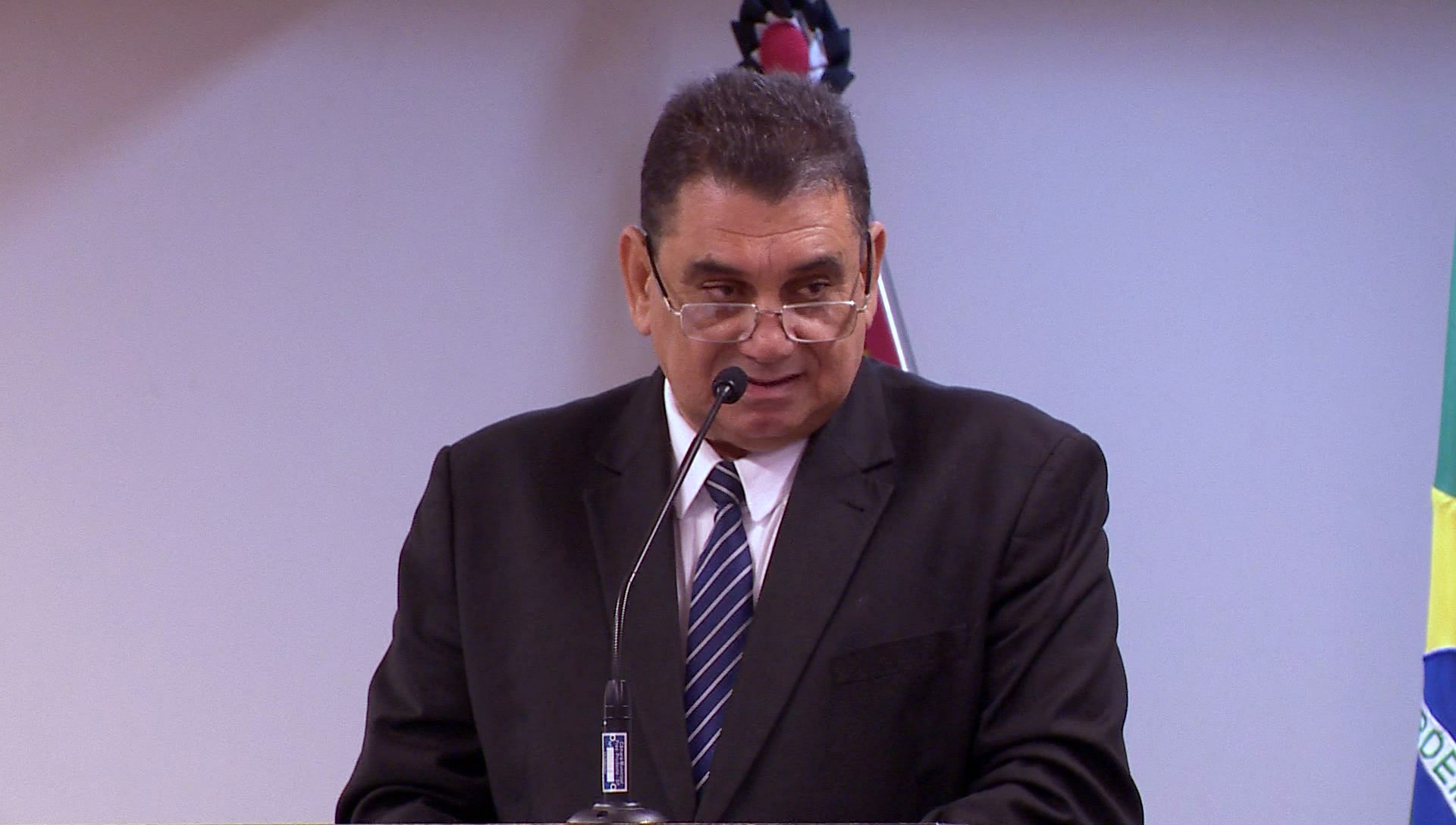 Presidente da Câmara Municipal diz ter sido chamado de ‘bosta’ e ‘merda’ e pede cassação do vereador Izaque Silva