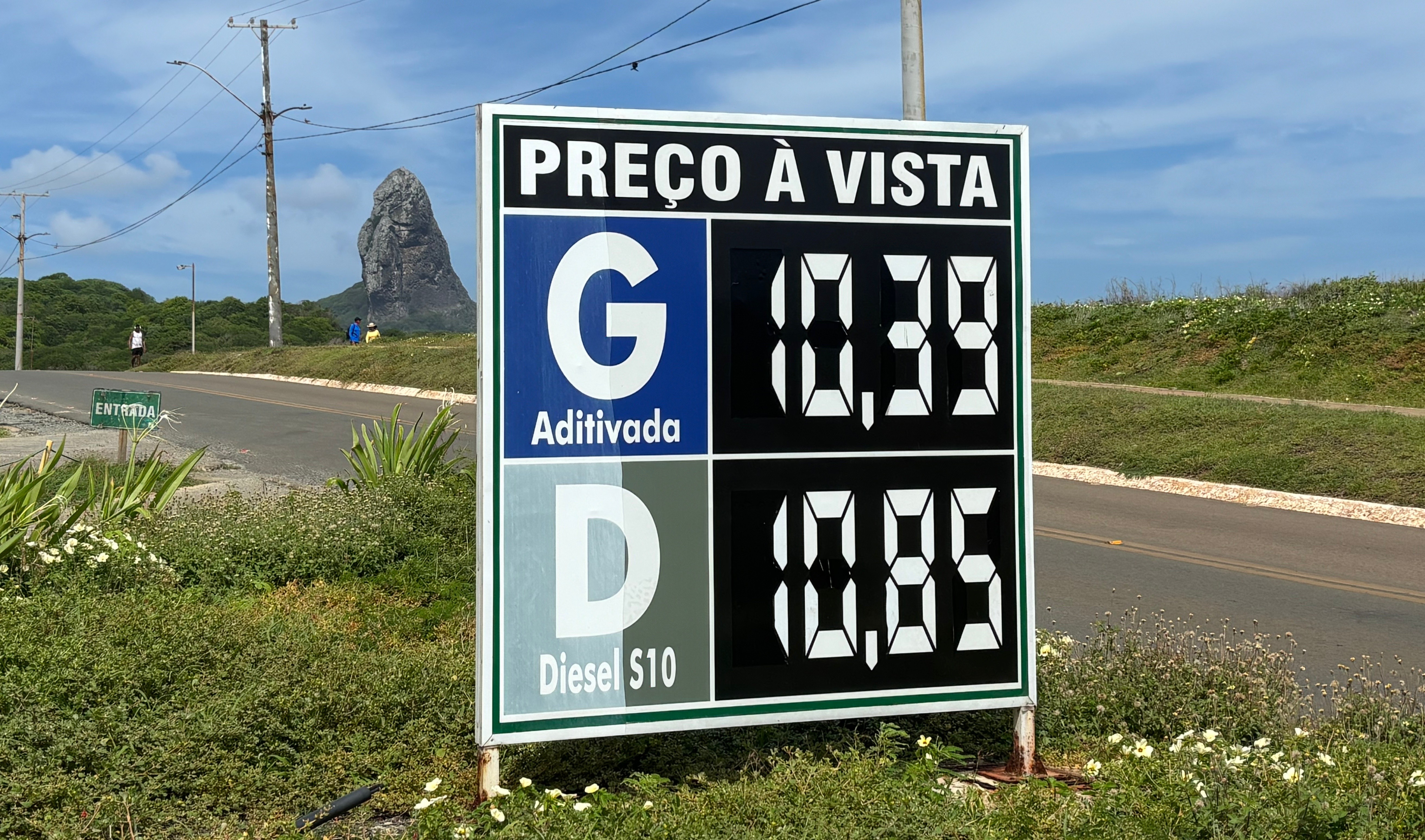 Diesel sobe para R$ 10,85 e fica mais caro que gasolina em Fernando de Noronha