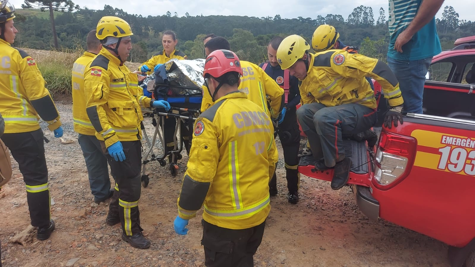 Homem sai sozinho para verificar problema de captação de água e fica mais de 20 horas perdido em mata de SC