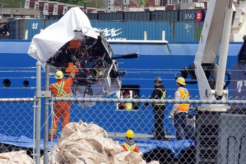 Destroços do submarino Titan são vistos em porto da cidade de Saint John, no Canadá, em 28 de junho de 2023 — Foto: Paul Daly/The Canadian Press via AP