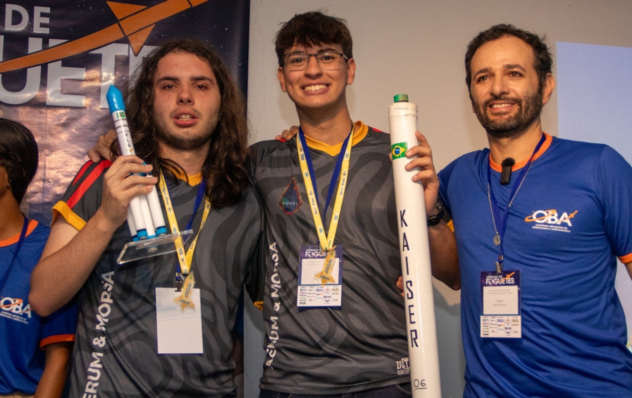 Estudantes do interior de SP constroem foguete, quebram recorde e vencem competição nacional: 'Missão cumprida'