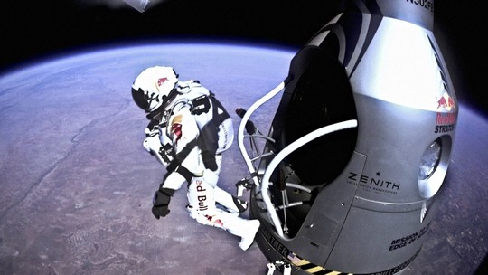Esportista radical famoso por salto na estratosfera morre em acidente de parapente na Itália - Austríaco Felix Baumgartner, pioneiro dos esportes radicais e famoso por seu salto recorde da estratosfera em 2012, tinha 56 anos. Ele recebeu homenagens e foi descrito como 'destemido e corajoso'.