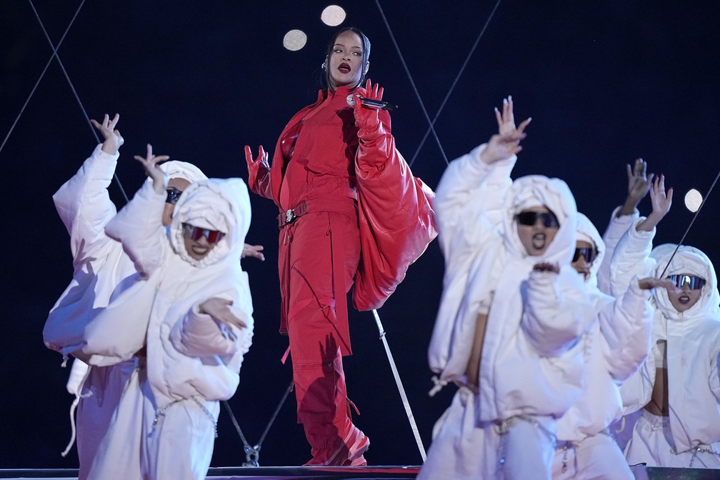 AO VIVO: saiba onde assistir ao show de Rihanna no Super Bowl