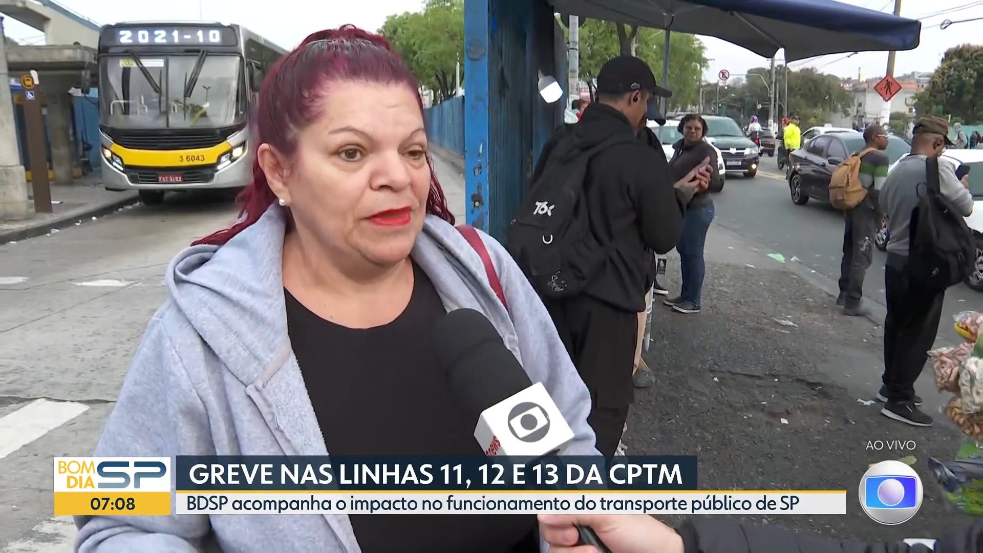 'Trabalhador acorda 4h30 e está aí sofrendo': usuários relatam dificuldades com paralisação nos trens de SP