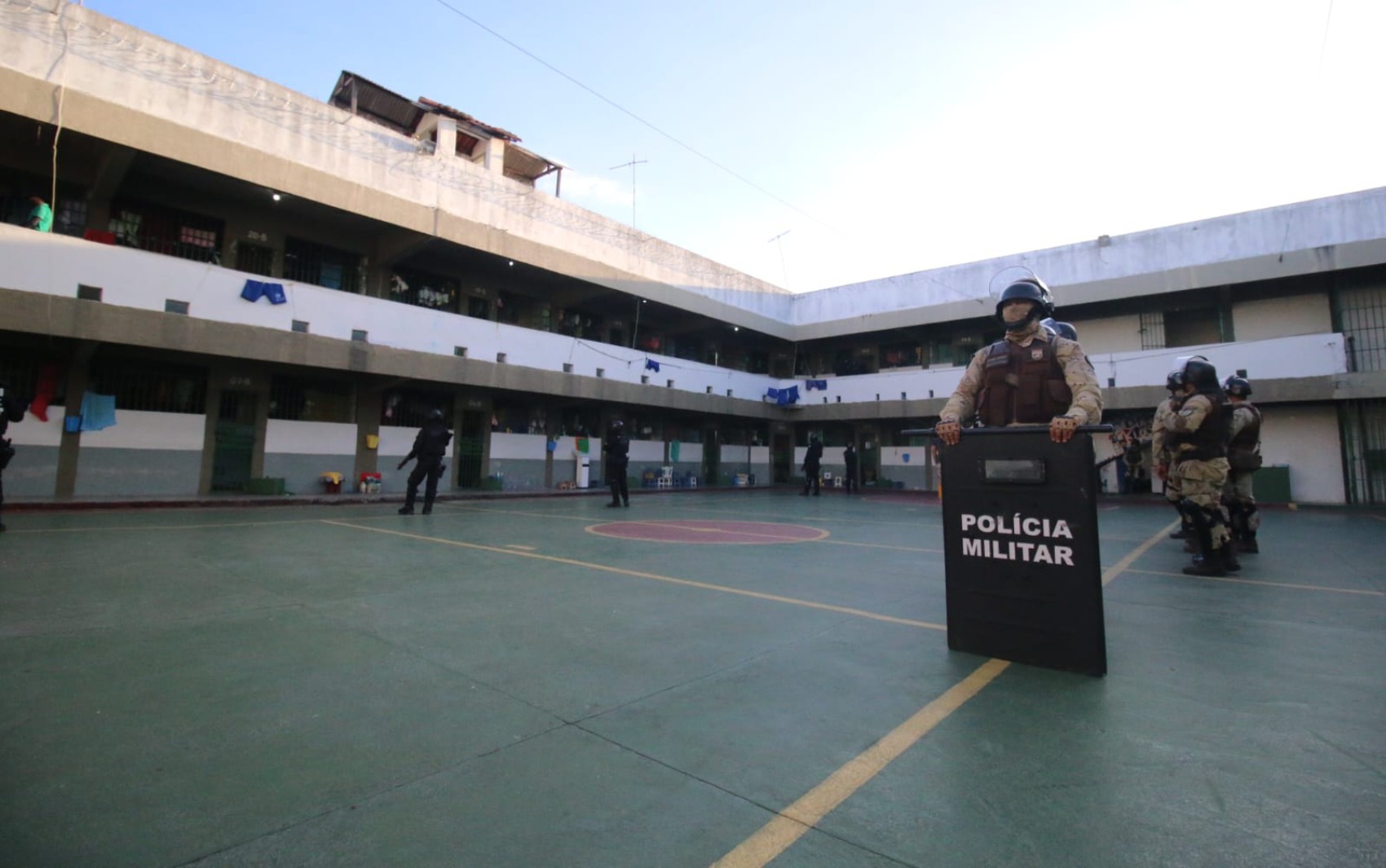 Após onda de crimes ordenados de prisão, União autoriza emprego da Força Penal Nacional em Salvador