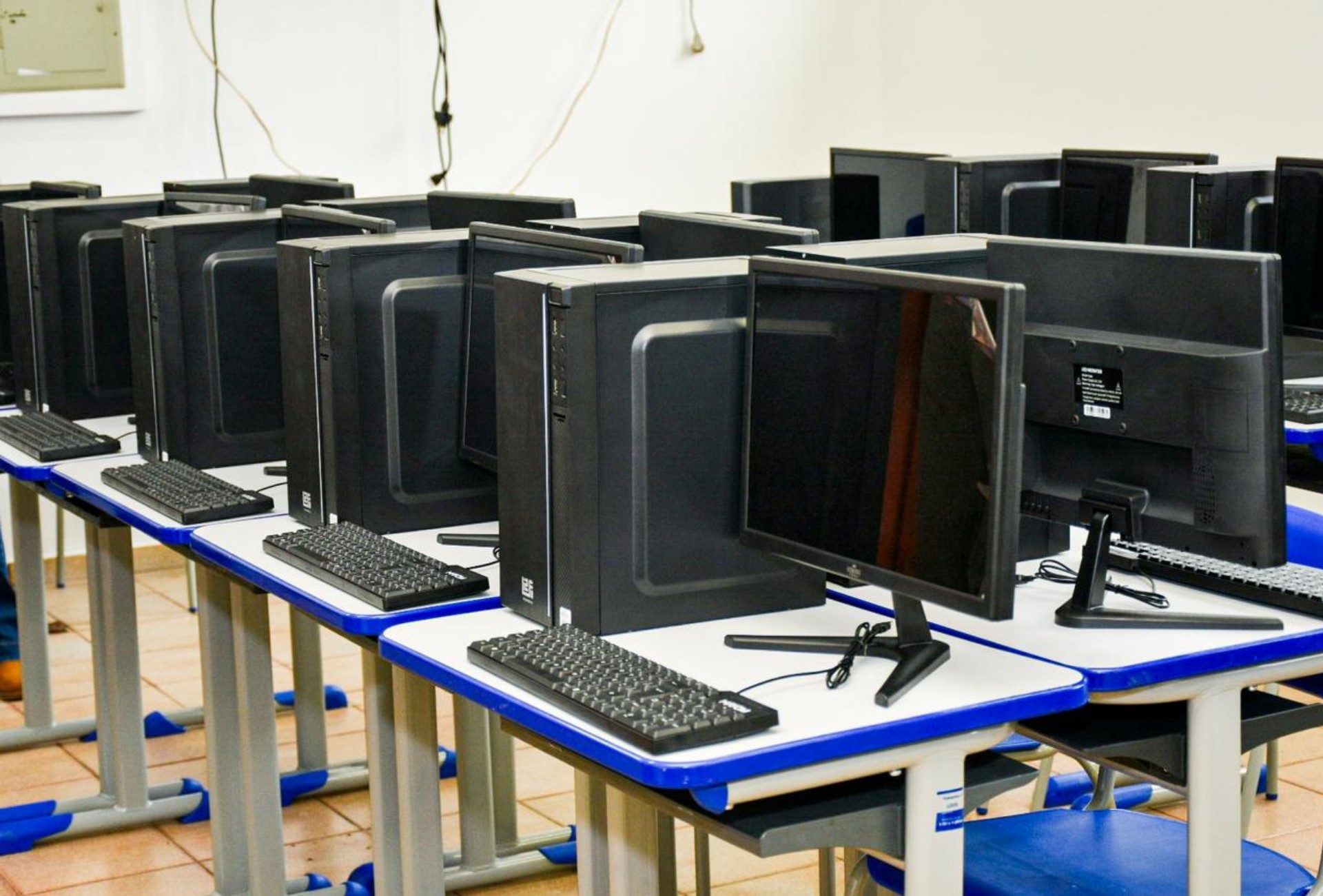 Curso gratuito de manutenção de computadores abre vagas para jovens em Campo Grande