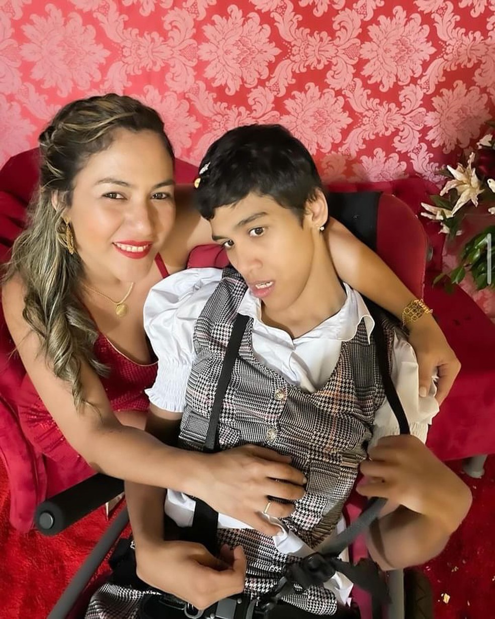 Ingrid (mãe, à esquerda) e Sthefany (filha, à direita). — Foto: Ingrid/Arquivo Pessoal