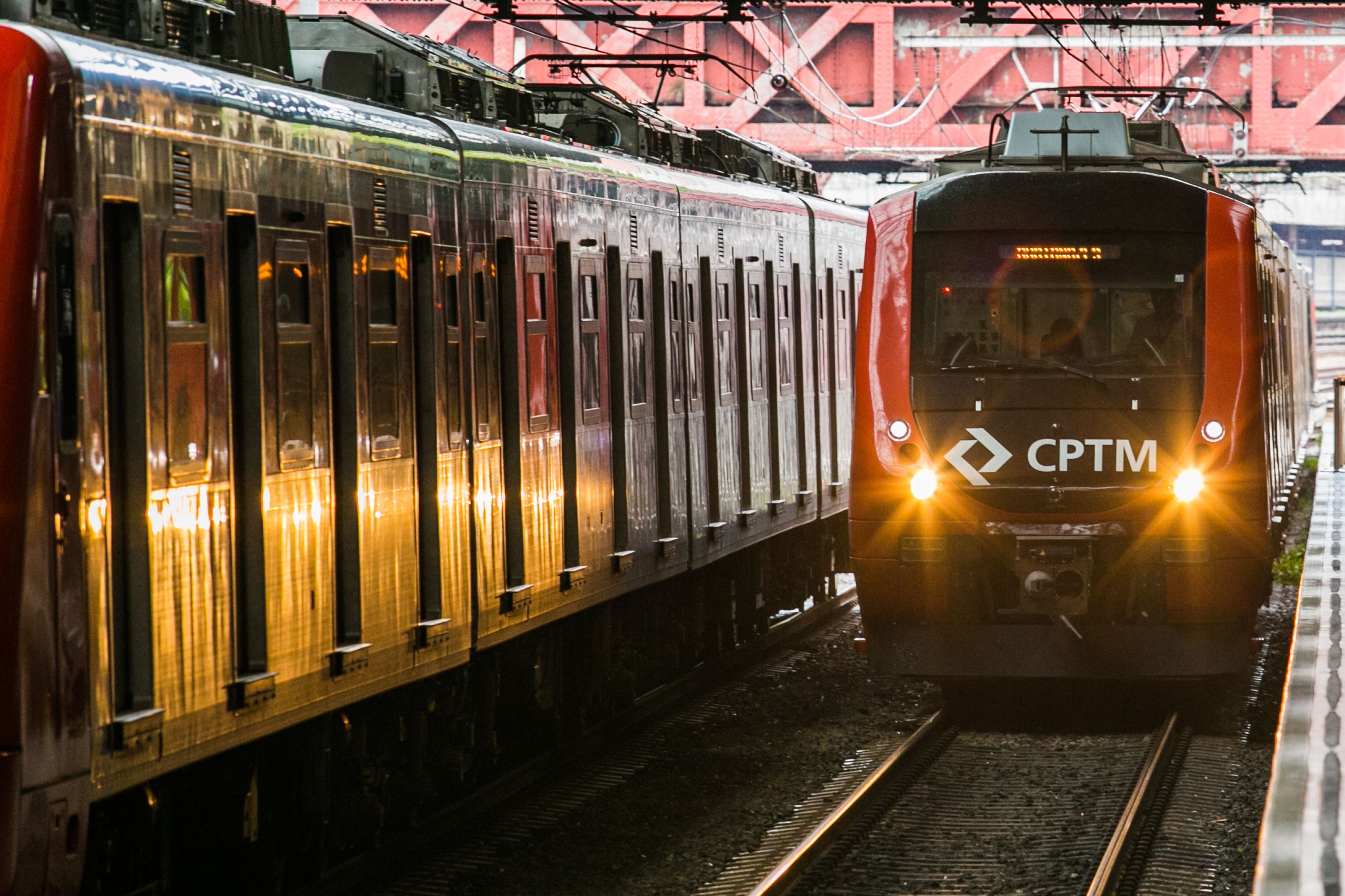 Homem é preso por importunação sexual após se masturbar dentro de trem da Linha-12 Safira da CPTM 