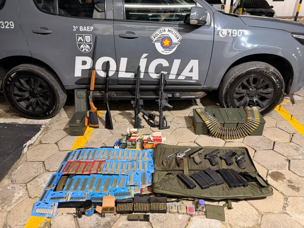 Homem é preso com 10 armas e mais de 1,5 mil munições em pousada de Caraguatatuba
