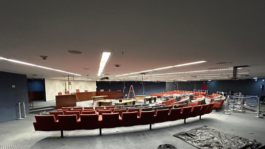 Sala da Primeira Turma do STF passa por obras antes do julgamento da trama golpista - Reforma já estava prevista e não está sendo feita por causa do julgamento, explicou o tribunal. A partir da semana que vem, Jair Bolsonaro e outros sete ex-auxiliares serão julgados por golpe de Estado.